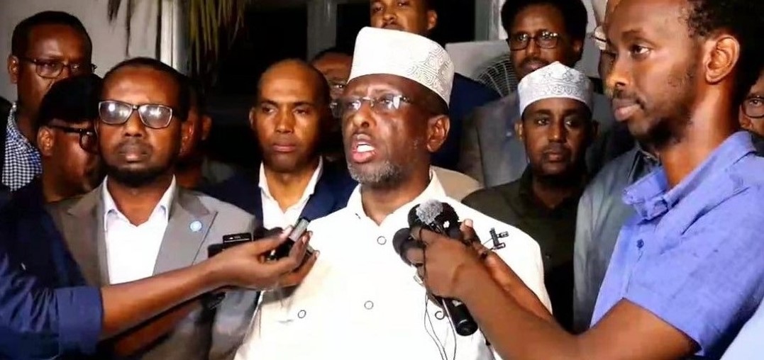 Shariif oo ku baaqay bannaanbax.jpg